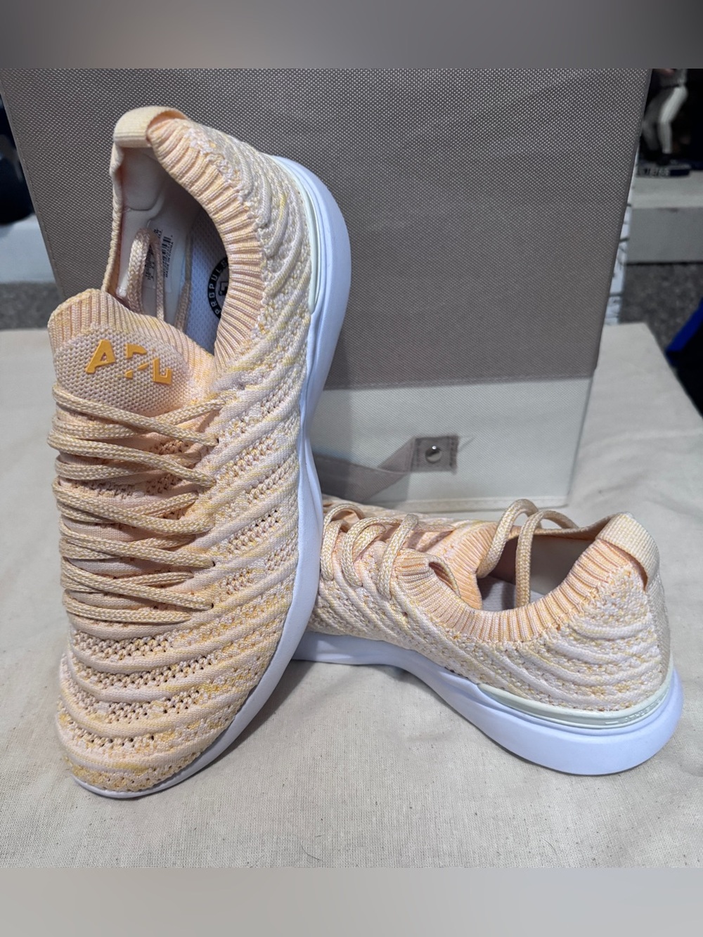 APL (Athletic Propulsion Labs) women's TechLoom Wave sneakers-Orange Tangerine-8